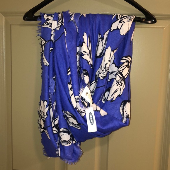 Old Navy Accessories - NWT OLD NAVY SCARF